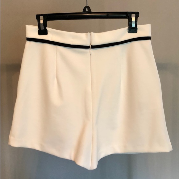 NWT- BCBGeneration Brand Tailored Shorts. - Picture 5 of 6